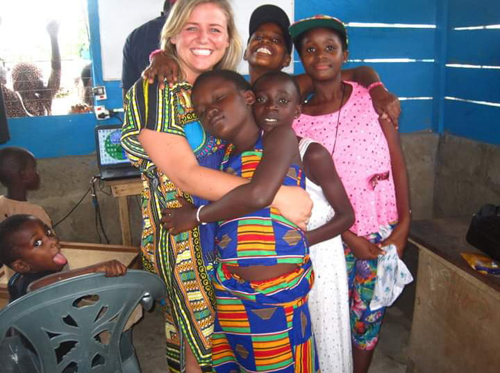kids with volunteers