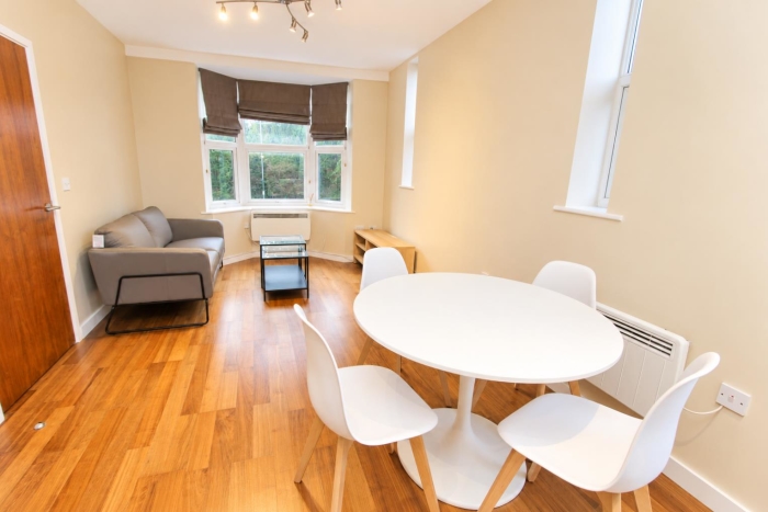 2 Bedroom Apartment