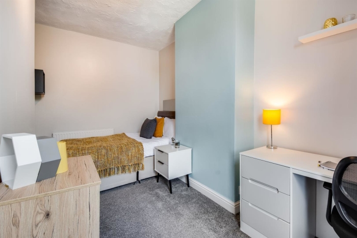 4 Bedroom Apartment