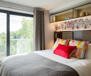 Grande Student Apartment in Leeds with King Size bed. IconInc, The Glassworks