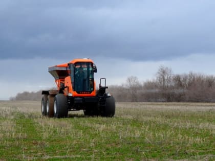 Аграрии проводят подкормку озимых посевов