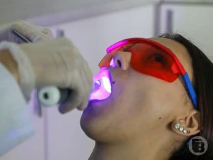 О вреде алкоголя для здоровья зубов и десен рассказал стоматолог из Волгограда