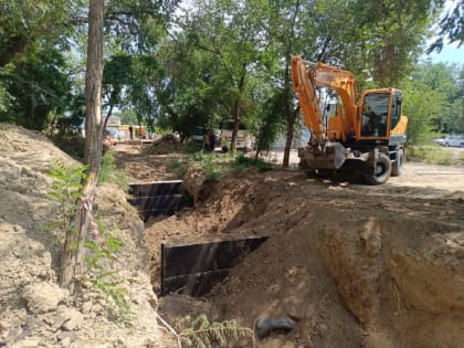 В Волгограде строят опоры для новой теплосети на ул. Елецкой