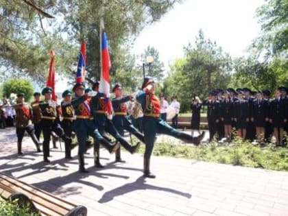 Владлен Колесников поздравил волгоградских пограничников с профессиональным праздником