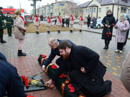 В Петровом Вале почтили память защитников Сталинграда