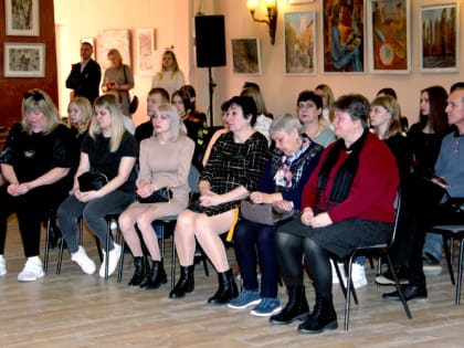 МАТЕРЯМ И ЖЁНАМ ВОЛЖАН, ГЕРОЙСКИ ПОГИБШИХ НА СВО, ПЕРЕДАЛИ ОРДЕНА МУЖЕСТВА