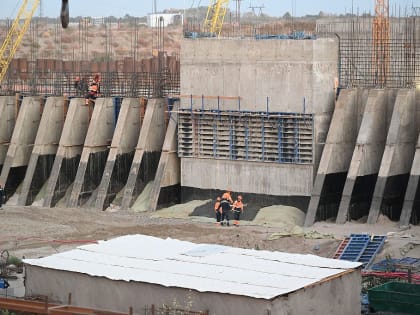 Выездное совещание парламентариев Волгоградской и Ростовской областей на строительной площадке Багаевского гидроузла