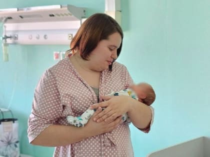 Новорожденную девочку весом всего 800 граммов спасли врачи в Волгоградской области