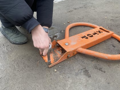 В волжских дворах демонтируют незаконные ограждения