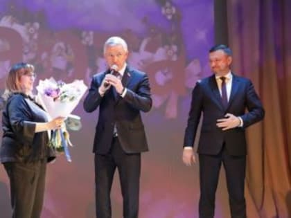 Торжество, посвященное Международному женскому дню, прошло во Дворце культуры профсоюзов
