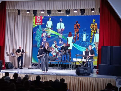 Концерт и благотворительная ярмарка в Петровом Вале