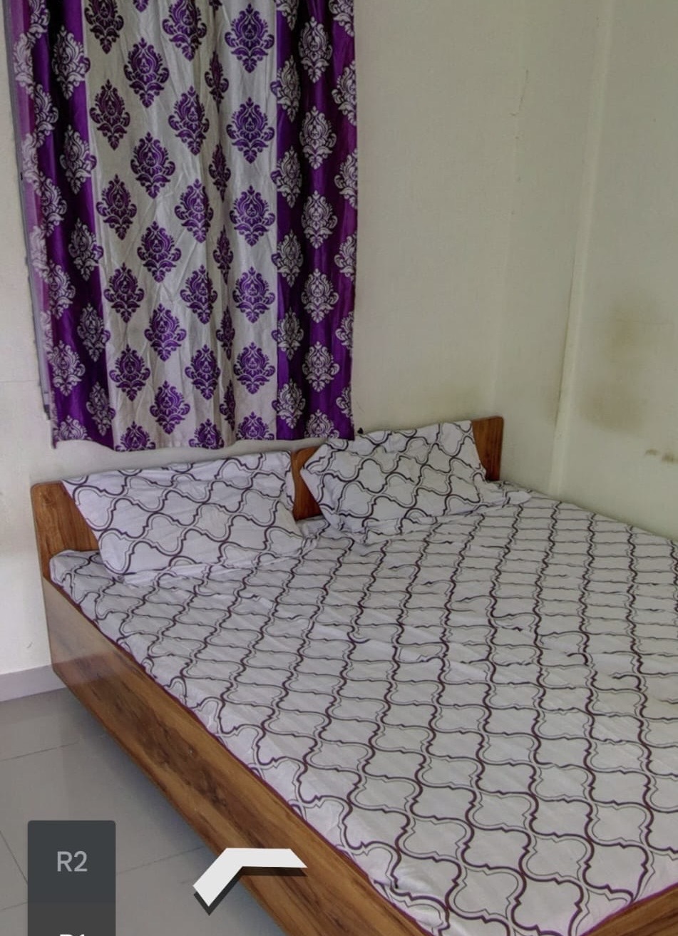 Bed for rent in Shreya Co-Living PG — ₹7,500/mo · RoomPin