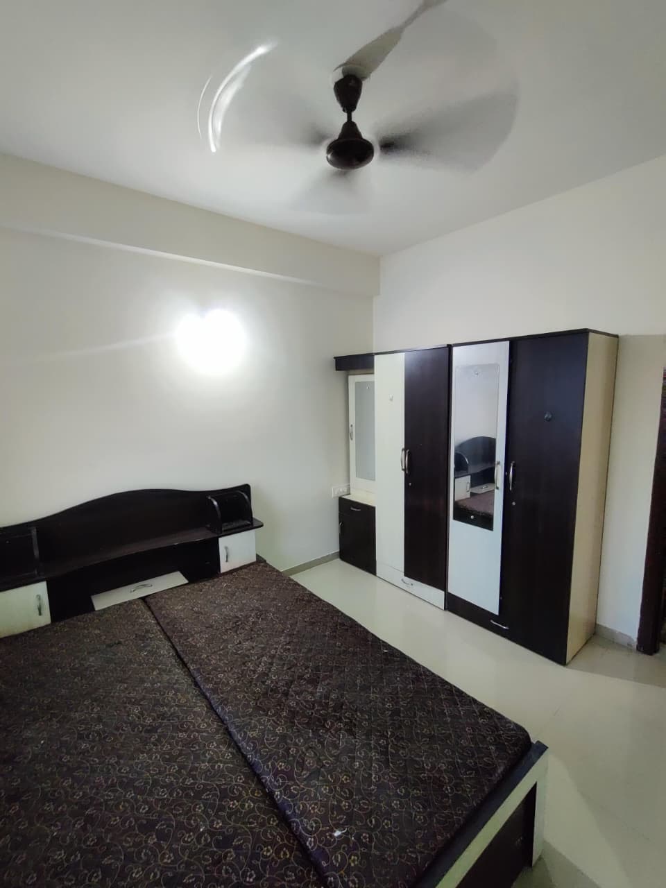 Flat for rent in The Cliff Garden — ₹25,000/mo · RoomPin