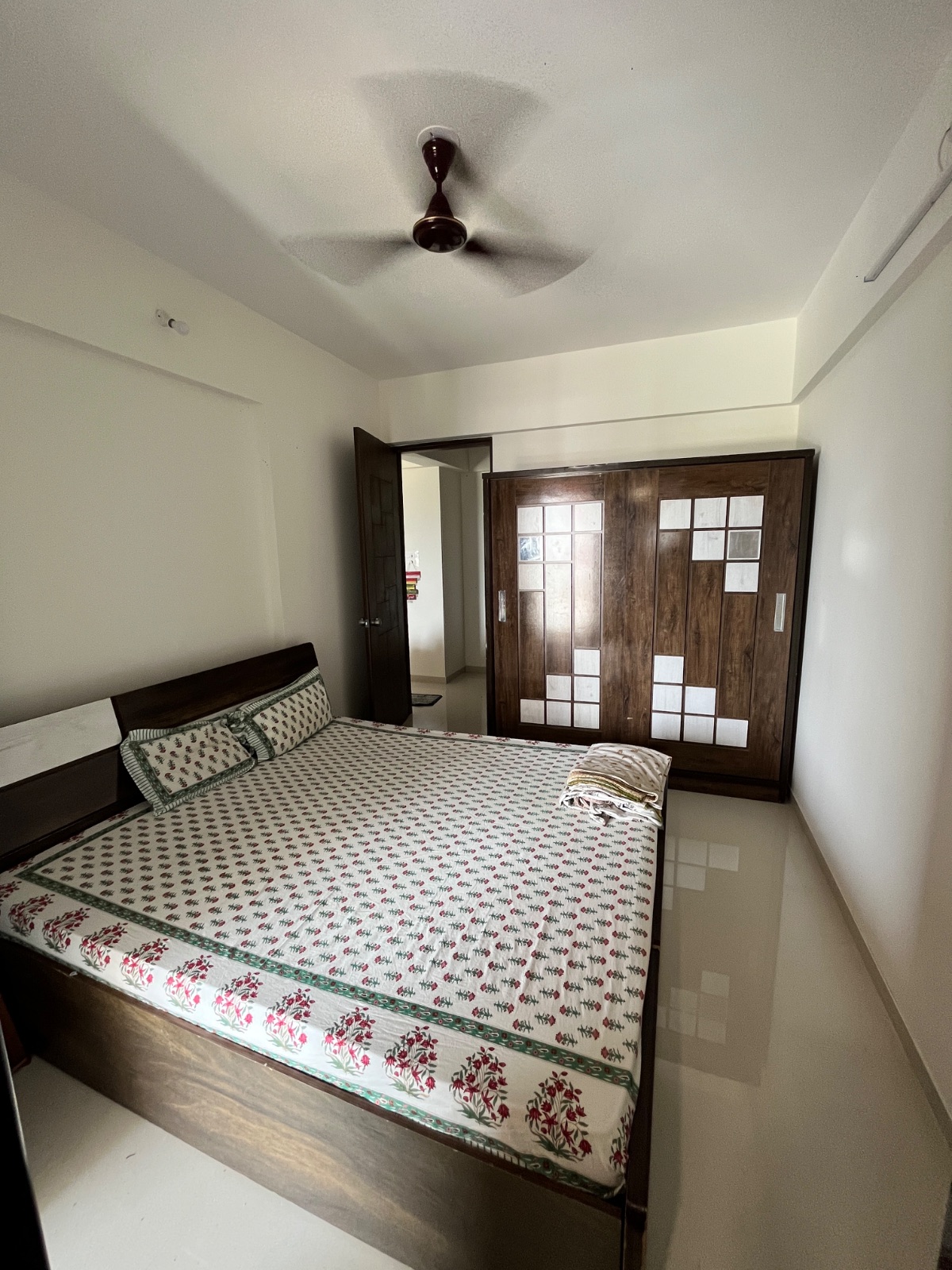Room for rent in AR Atlas Rd — ₹14,000/mo · RoomPin