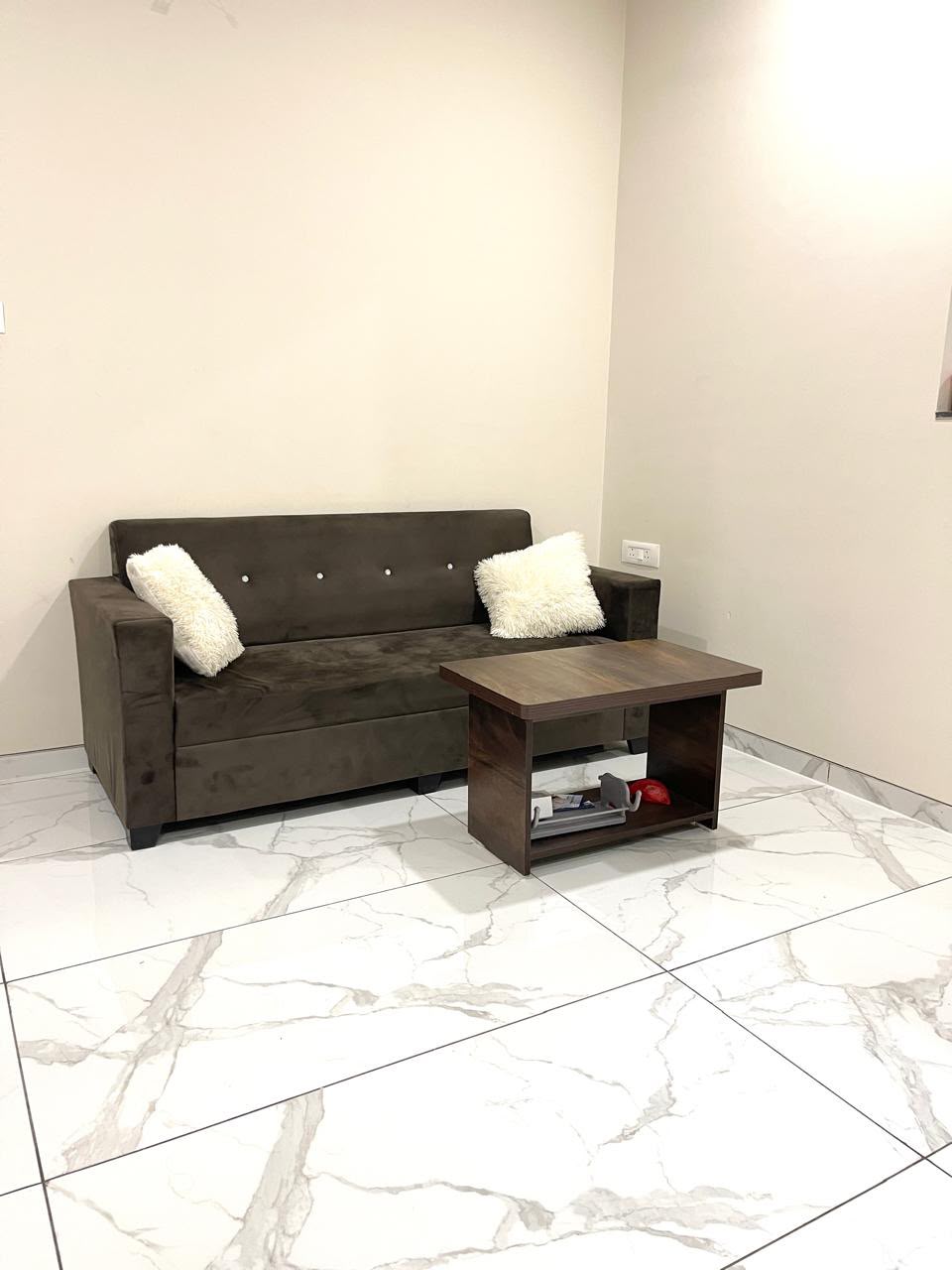 Bed for rent in Vivaan Luxury PG Rd — ₹8,000/mo · RoomPin