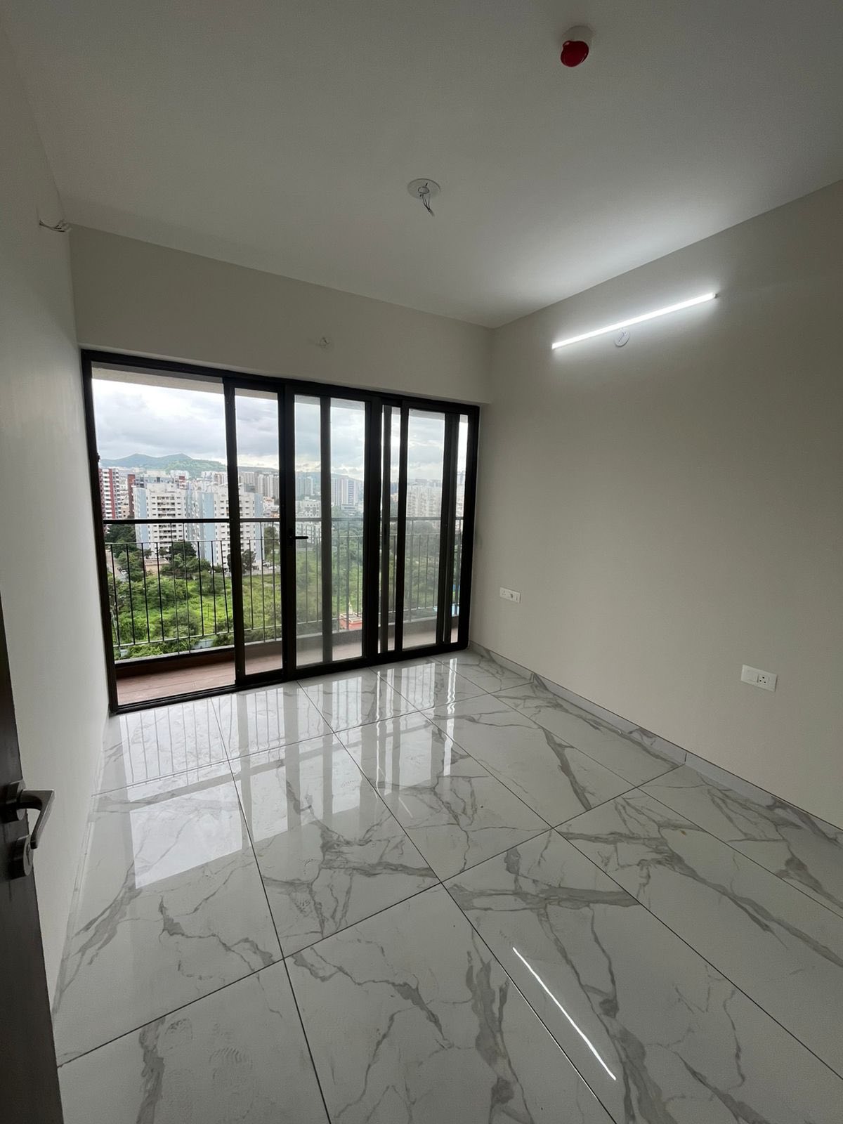 Flat for rent in Vivaan Luxury PG Rd — ₹33,000/mo · RoomPin