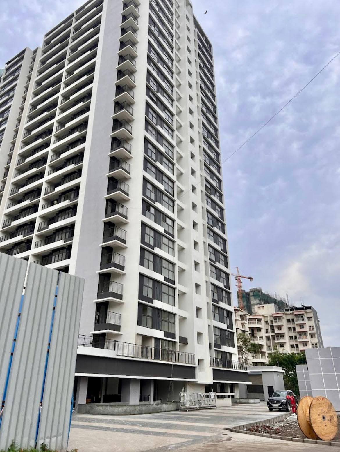 Flat for rent in Hinjewadi - Wakad Rd — ₹32,000/mo · RoomPin