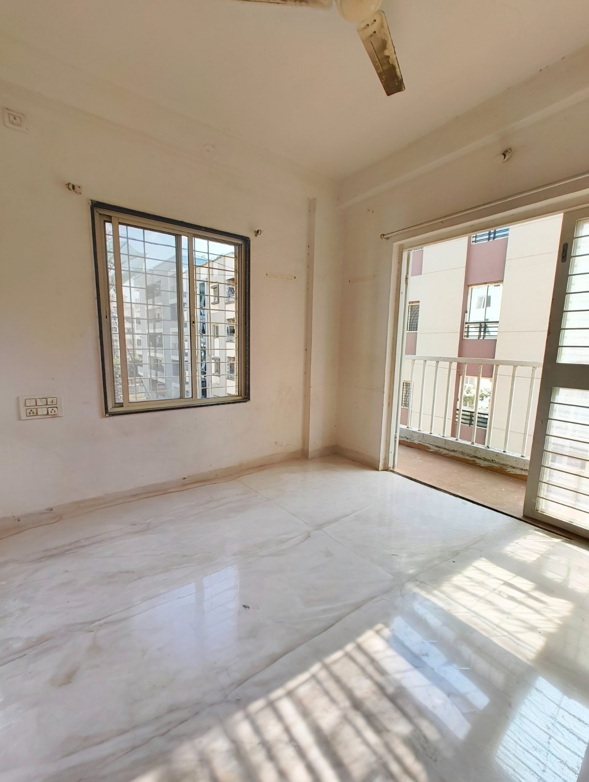 Flat for rent in Line No. 1, Phase 1 — ₹15,000/mo · RoomPin