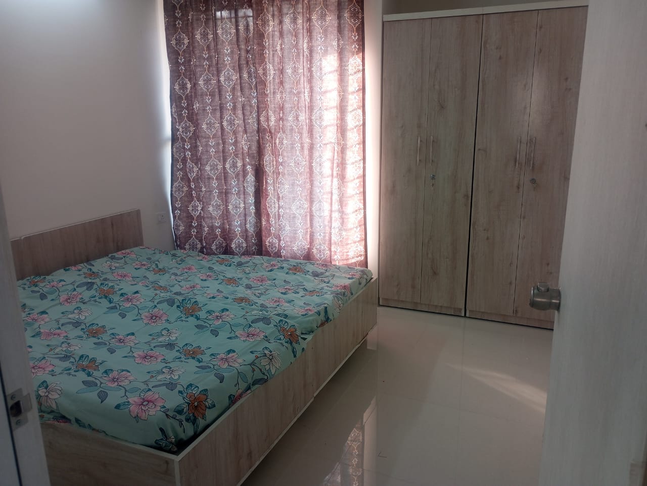 Room for rent in Pinewood Dr — ₹13,200/mo · RoomPin