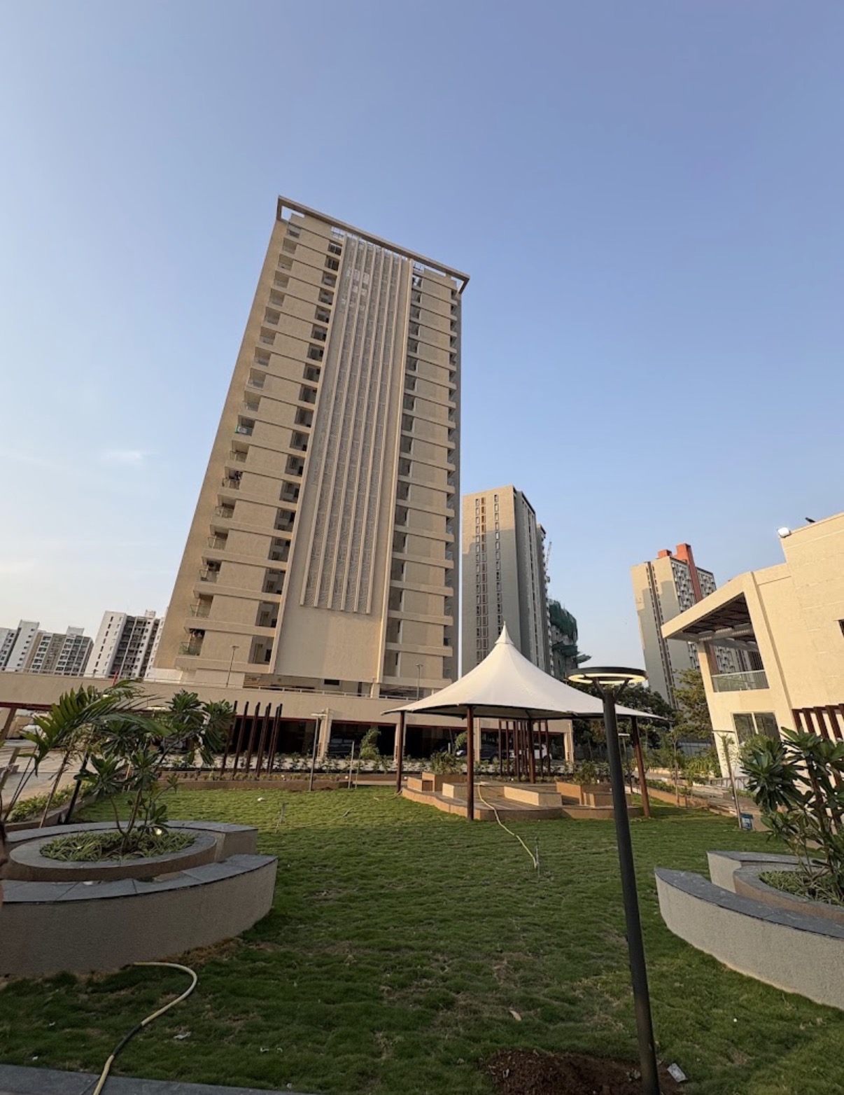 Flat for rent in Service Rd, Gahunje — ₹5,000/mo · RoomPin