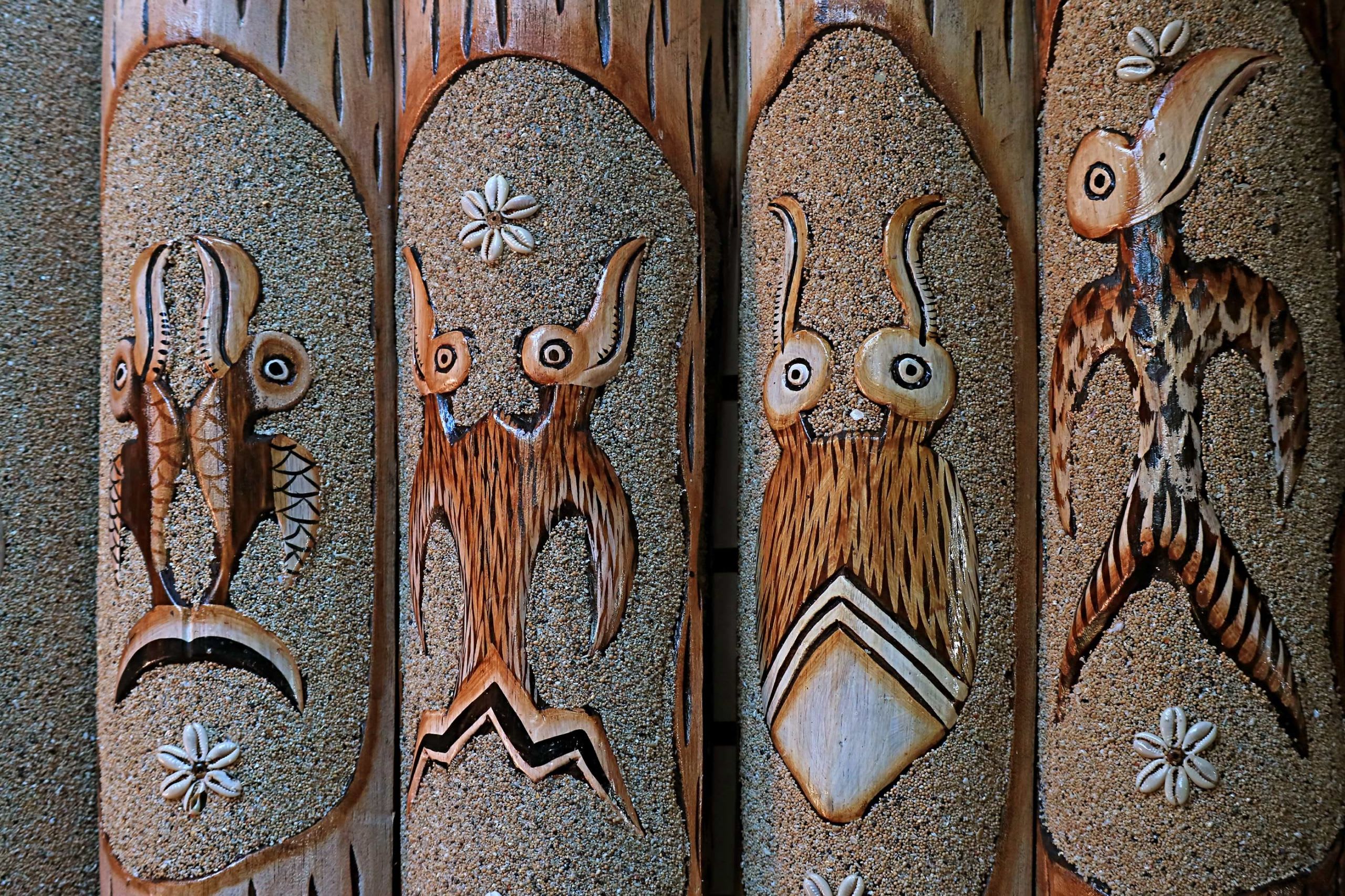 Native crafts (Lovelypeace  and Shutterstock)