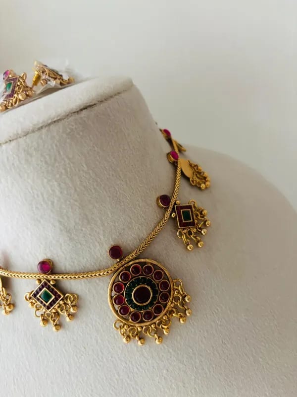 Premium Necklace thumbnail 2