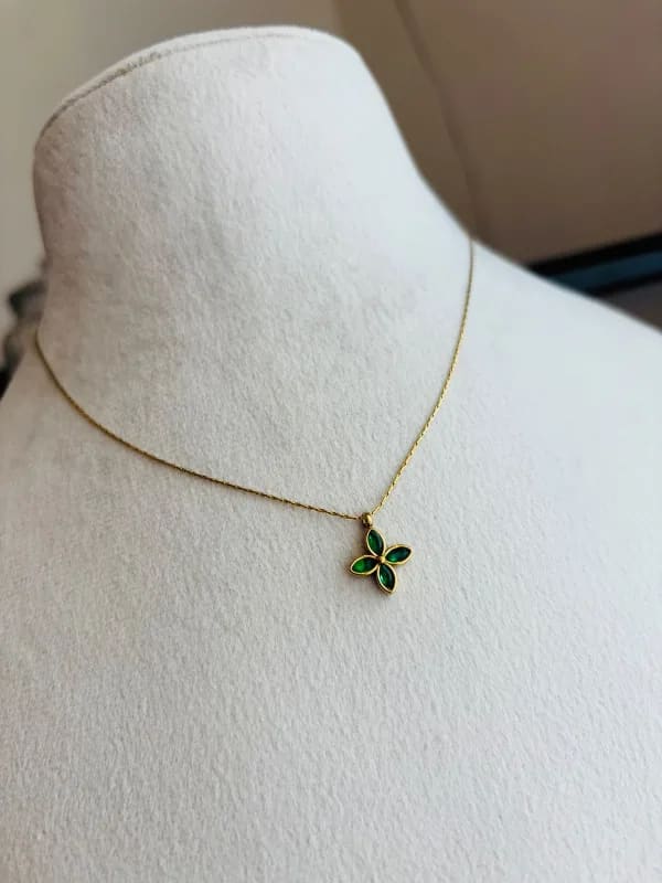 Mini Petal Necklace thumbnail 4