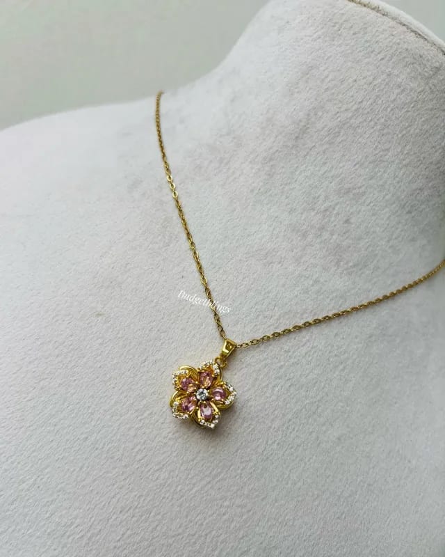 Rotating Flower Pendant Necklace thumbnail 2