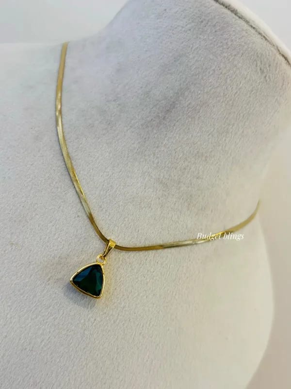Trendy Green Stone Pendant Necklace