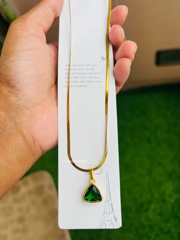 Trendy Green Stone Pendant Necklace thumbnail 2