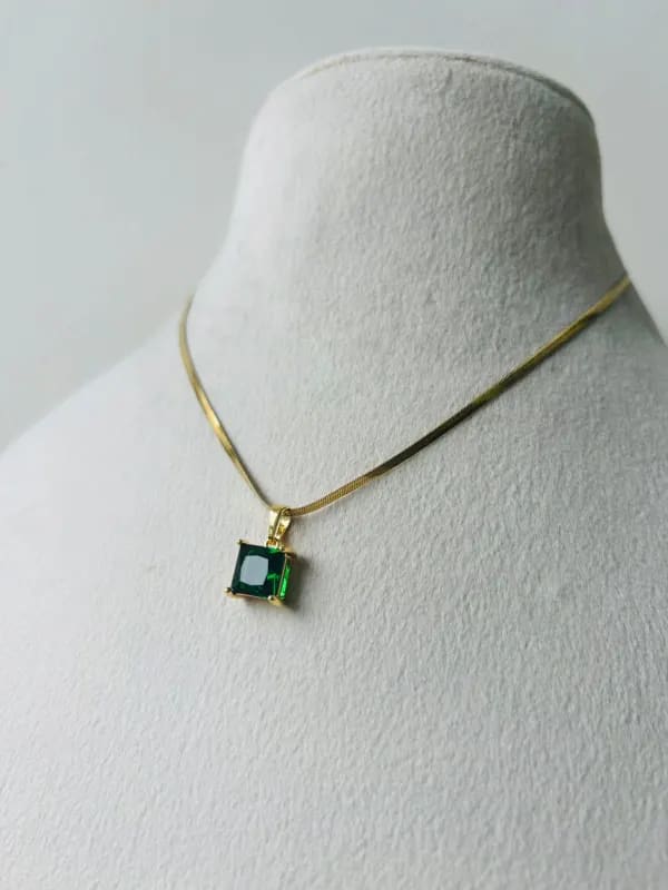 Royal Emerald Chain thumbnail 3