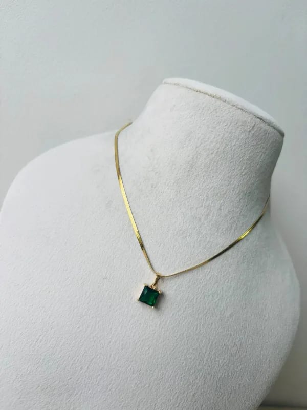 Royal Emerald Chain thumbnail 2