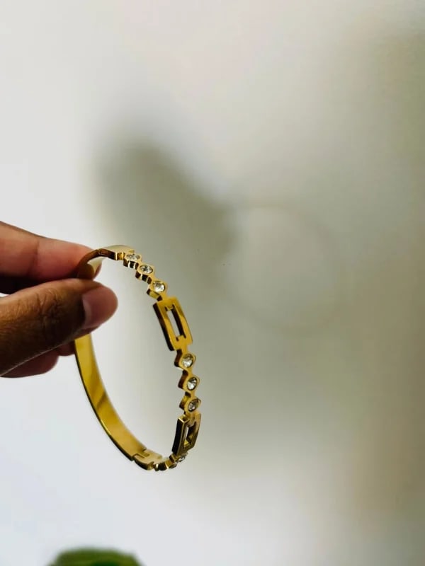 Kiyu Ziyu Adults Size Golden Sparkle Link Bracelet thumbnail 3