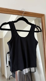 Musculosa negra basica miniatura 1