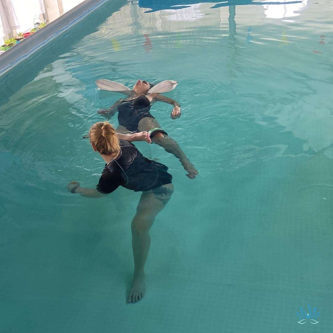 ימית במים image 3