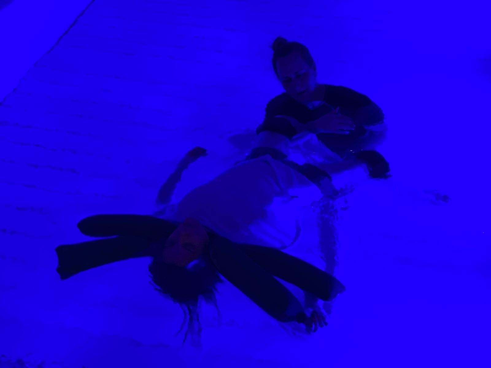 ימית במים image 4