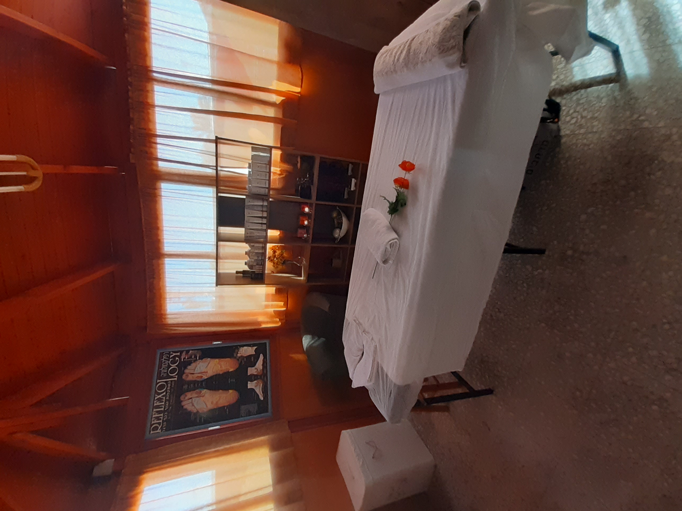 שירה אורי עיסוי רפואי image 2