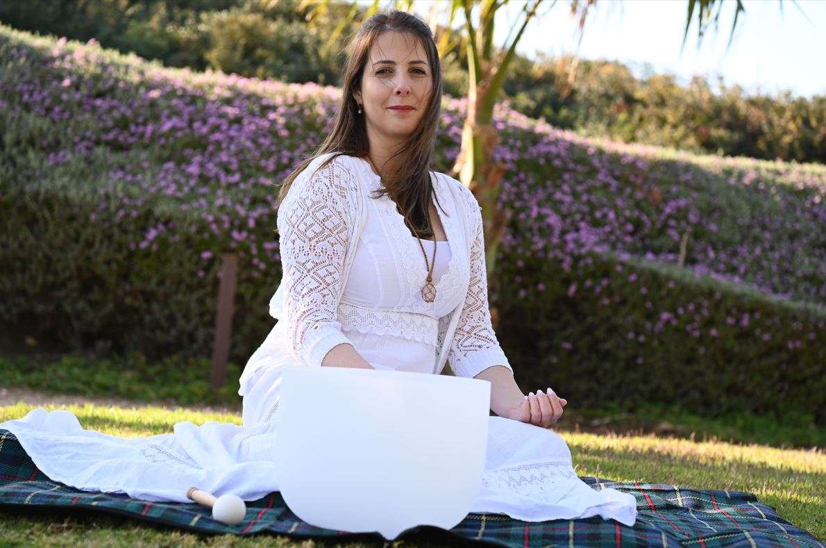 אנה בטש - להאיר את הדרך image 2