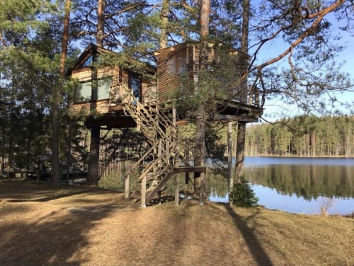 Treehouse Ciekurs — Lakeside Serenity in the Treetops — 1