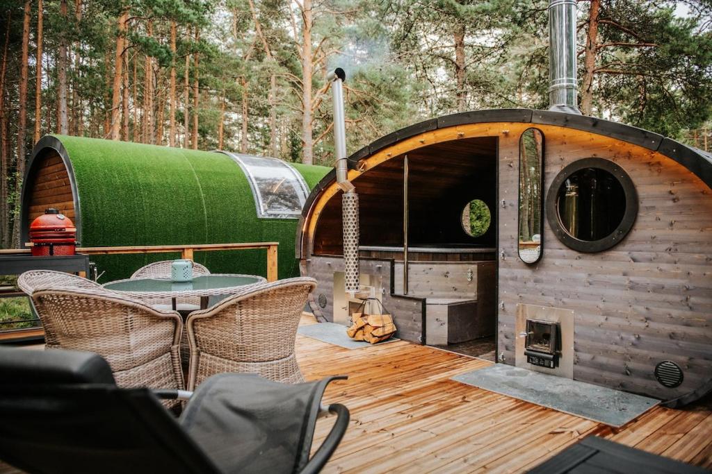 Panoramic Tube with Sauna & Hot Tub — Coastal Estonian Retreat