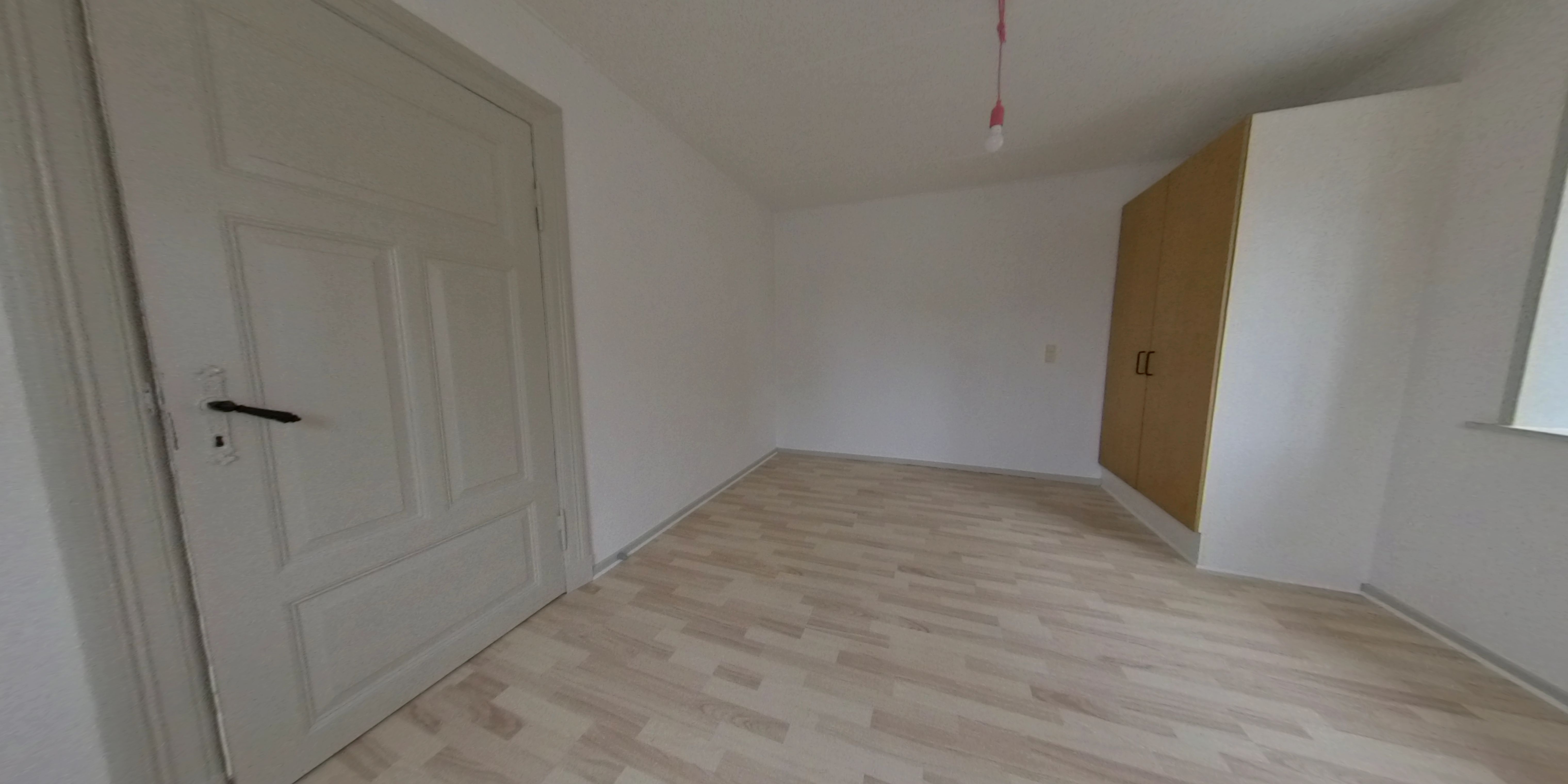 Dejlig stor 3-værelses lejlighed med privat indgang og have - Image 11
