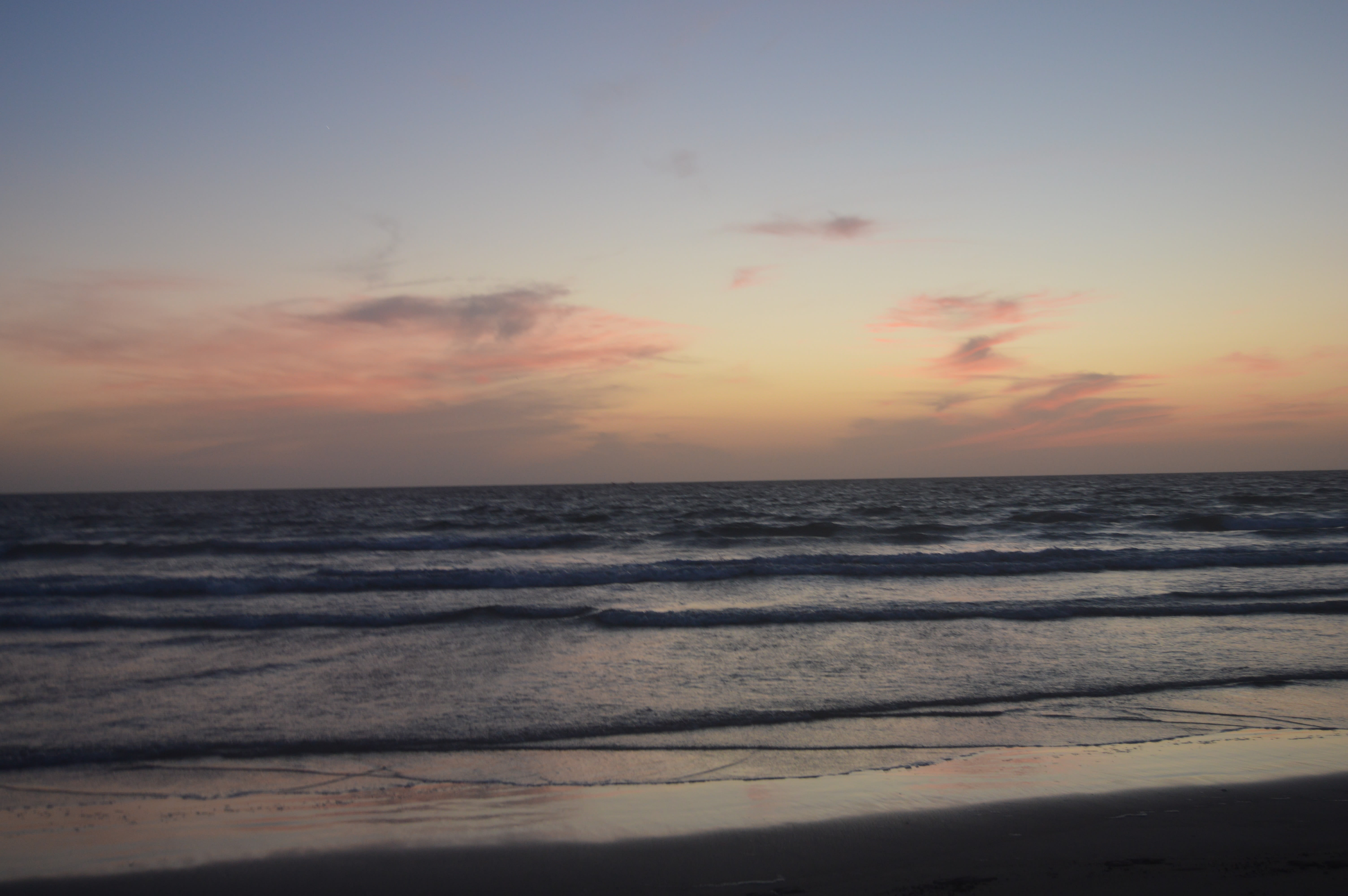 Post-atardecer en Taghazout - Tonos violetas sobre el pueblo pesquero