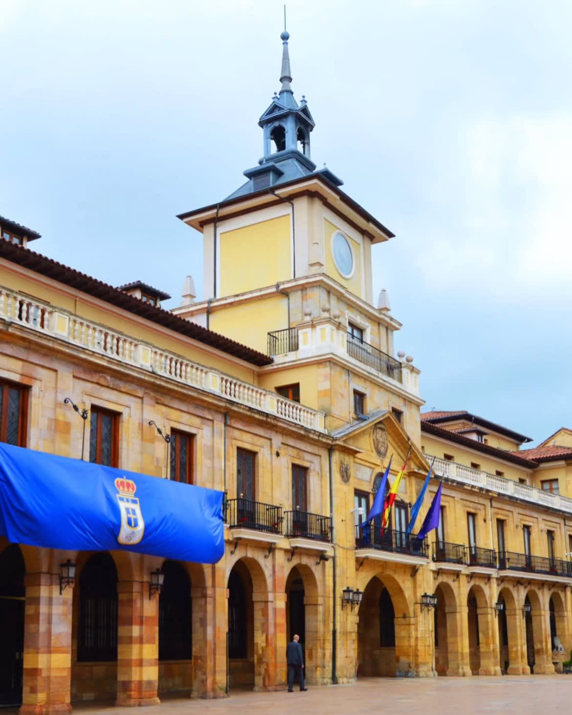 Edificio histórico de Oviedo, con arquitectura tradicional