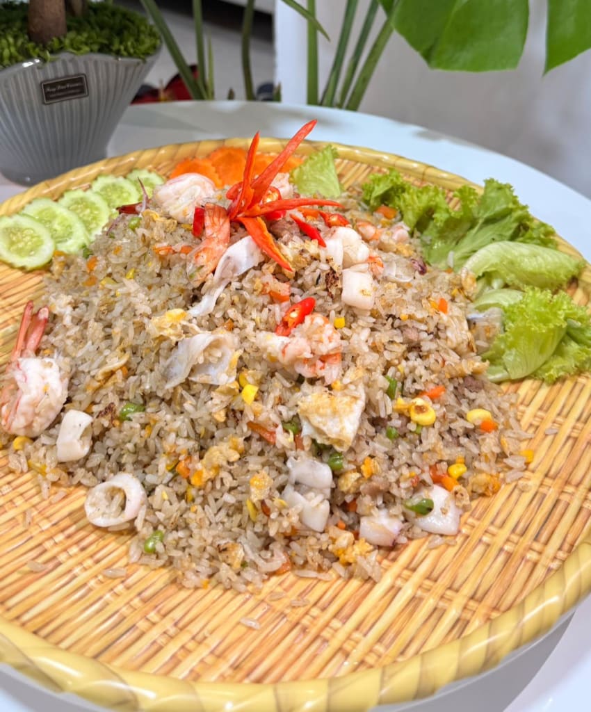 បាយឆាគ្រឿងសមុទ្រ