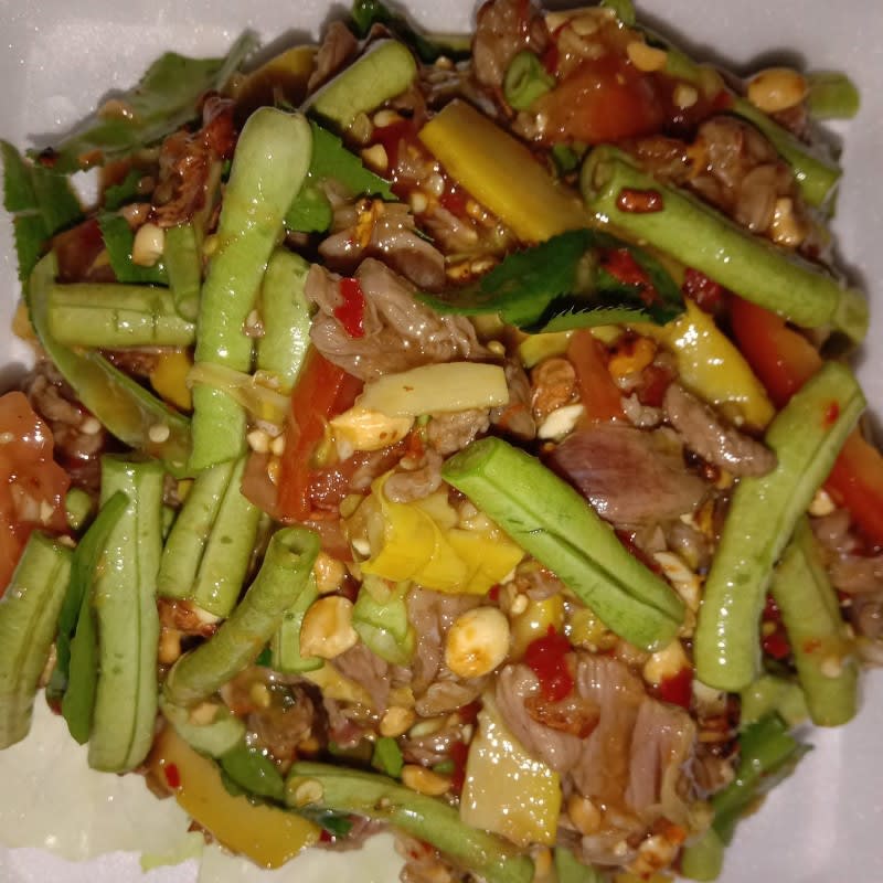 បុកសណ្តែកសាច់គោ