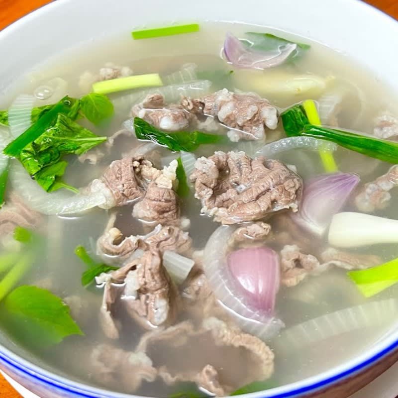 ស្ងោរជ្រក់សាច់គោ