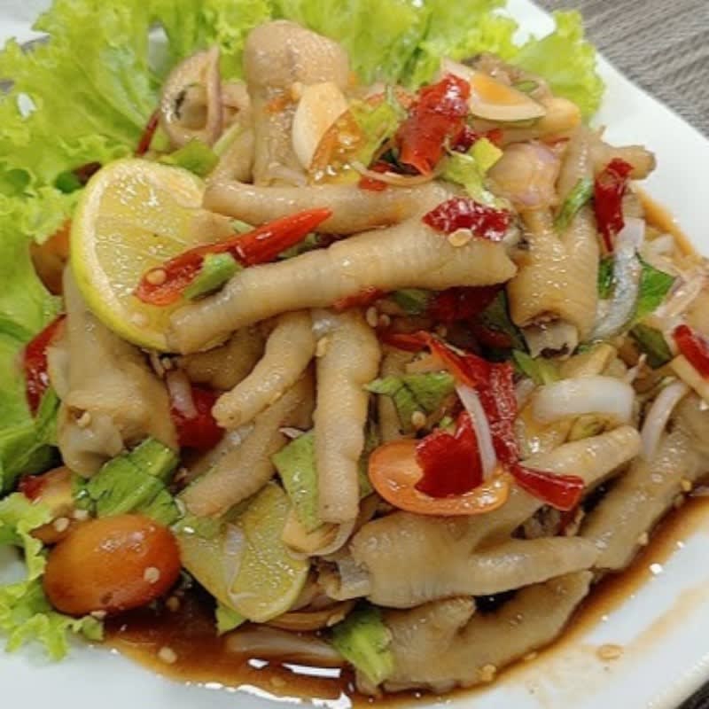 បុកជើងមាន់