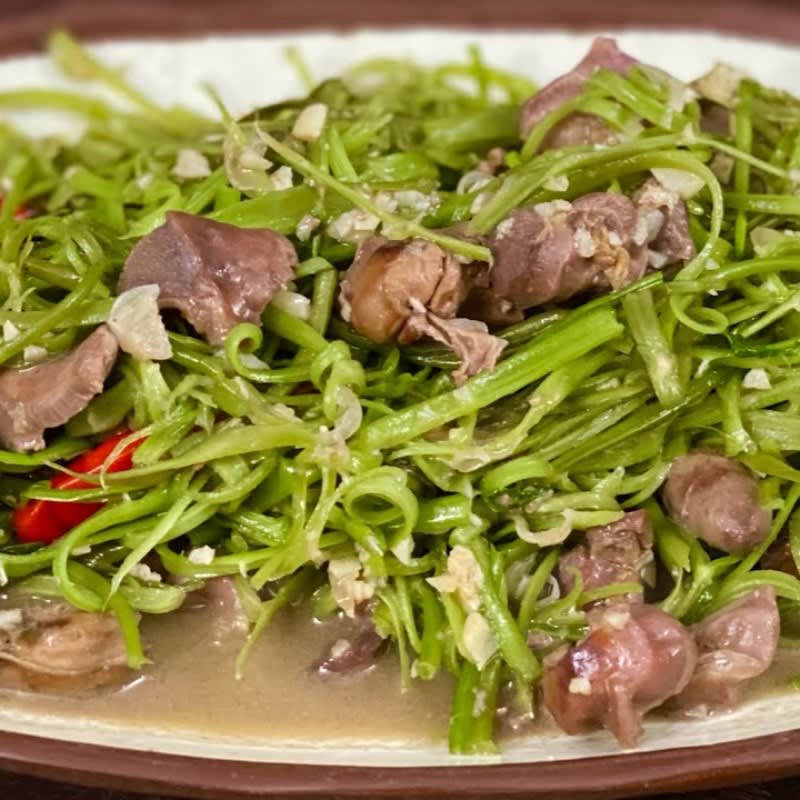 ឆាត្រកួនសាច់គោ