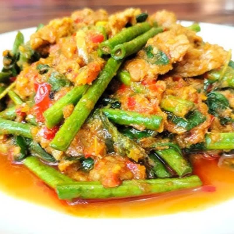 ឆាគ្រឿងសាច់គោ