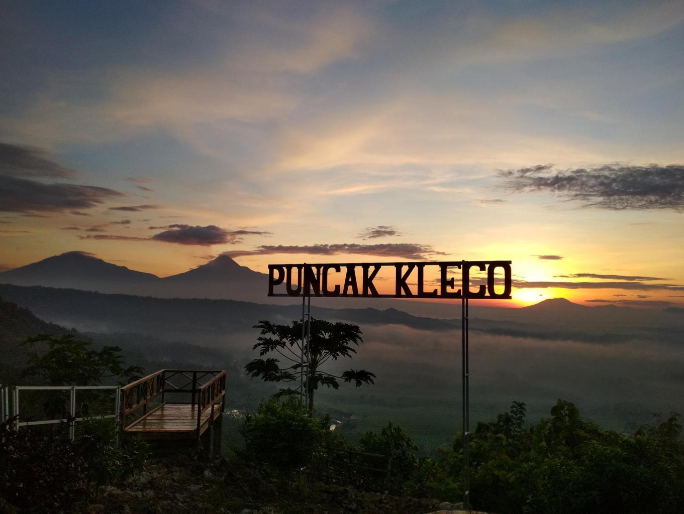 Puncak Kleco Desa Wisata Tinalah